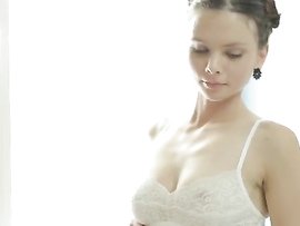 Russian Teen Beauty Masturbates Solo In The Tub